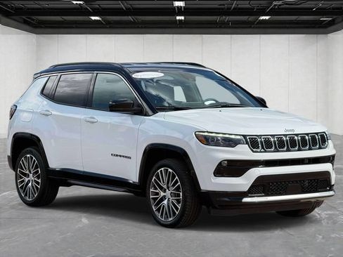 Used 2023 Jeep Compass Limited w/ Elite Group AWD/4WD image 3