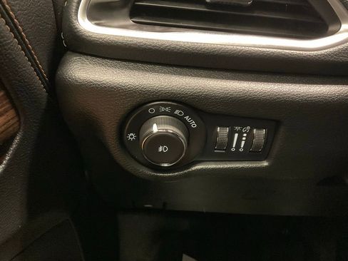 Used 2022 Chrysler Pacifica Pinnacle image 12