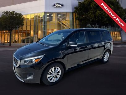 Used 2018 Kia Sedona LX w/ LX Essentials Premium Package