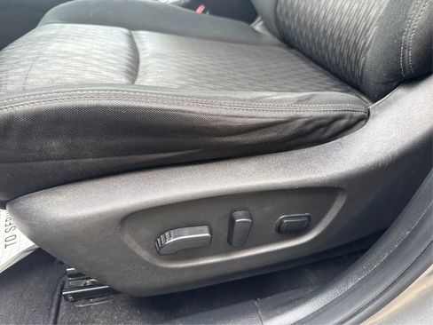 Used 2019 Nissan Rogue SV AWD/4WD image 19
