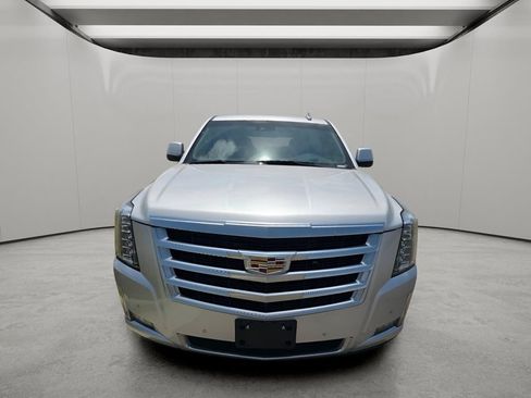 Used 2019 Cadillac Escalade Luxury AWD/4WD image 8