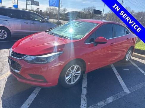 Used 2017 Chevrolet Cruze LT w/ Convenience Package image 3