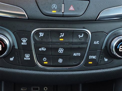 Certified 2024 Chevrolet Equinox LT w/ LPO, Floor Liner Package image 23