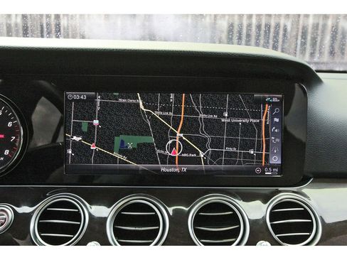 Used 2019 Mercedes-Benz E 300 image 27