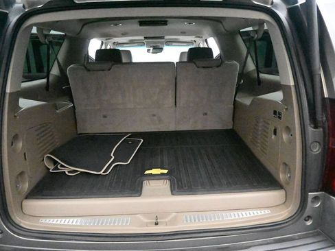 Used 2019 Chevrolet Suburban Premier AWD/4WD image 27
