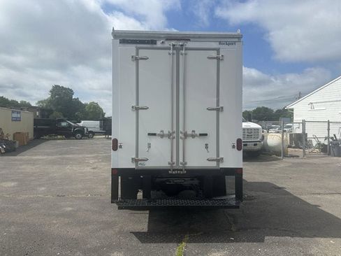 Used 2024 Ford Transit 350 image 6