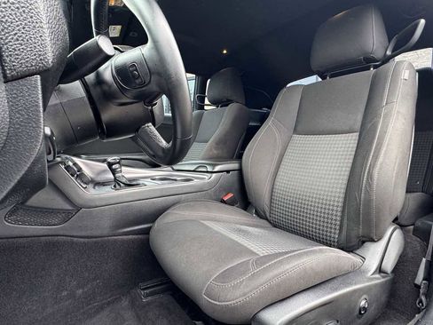 Used 2017 Dodge Challenger SXT image 21