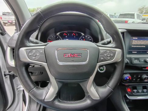 Used 2020 GMC Terrain SLE w/ Driver Convenience Package image 16