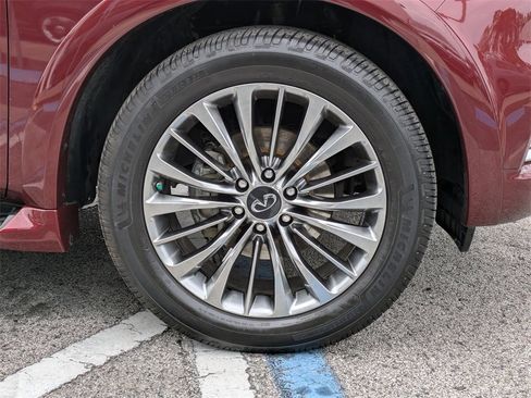 Used 2021 INFINITI QX80 Sensory w/ All-Season Package image 11