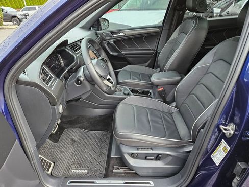 Used 2022 Volkswagen Tiguan SEL R-Line image 12