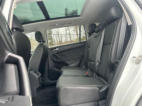 Used 2024 Volkswagen Tiguan SE image 14