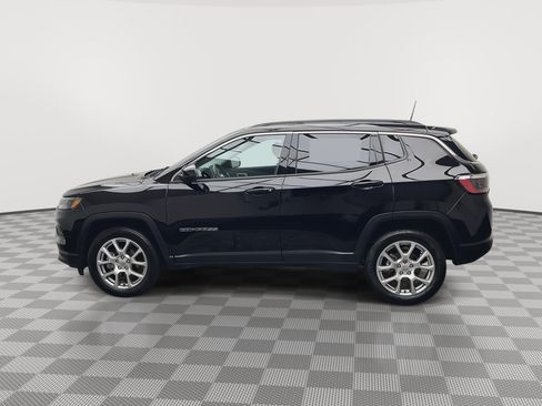 Used 2022 Jeep Compass Latitude AWD/4WD image 34