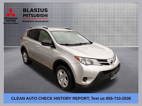 Used 2015 Toyota RAV4 LE AWD/4WD image 1