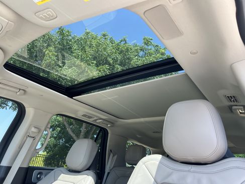 Certified 2023 Lincoln Navigator Reserve RWD image 28