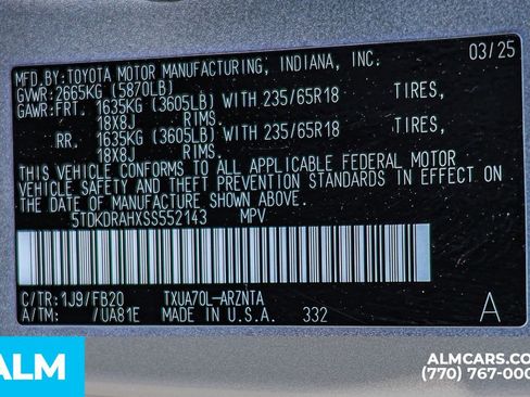 Used 2025 Toyota Highlander LE FWD image 61