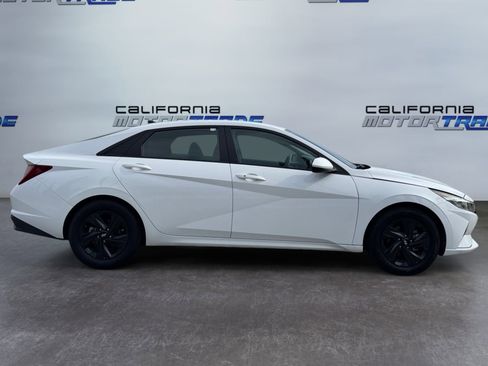 Used 2023 Hyundai Elantra Blue FWD image 4