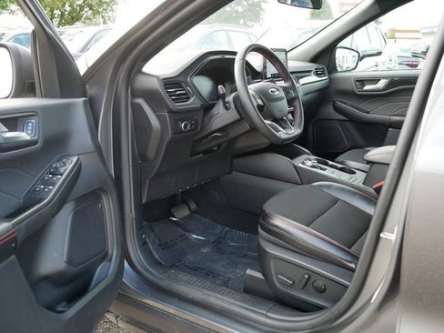 Used 2025 Ford Escape ST-Line AWD/4WD image 12