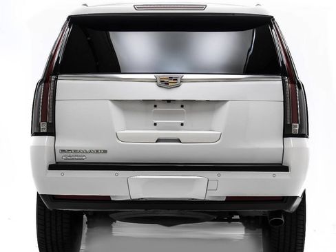 Used 2016 Cadillac Escalade ESV Premium AWD/4WD image 8