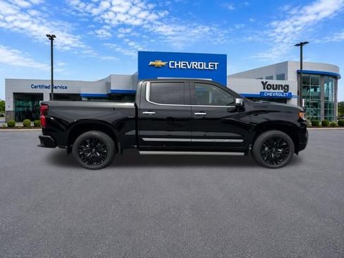 Used 2025 Chevrolet Silverado 1500 High Country AWD/4WD image 8