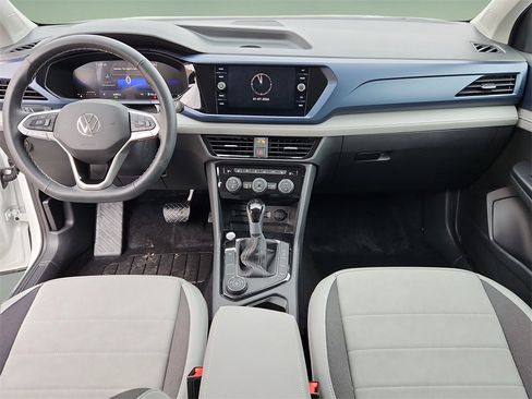Used 2024 Volkswagen Taos SE w/ Panoramic Sunroof Package image 19