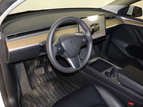 Used 2023 Tesla Model Y Long Range AWD/4WD image 22