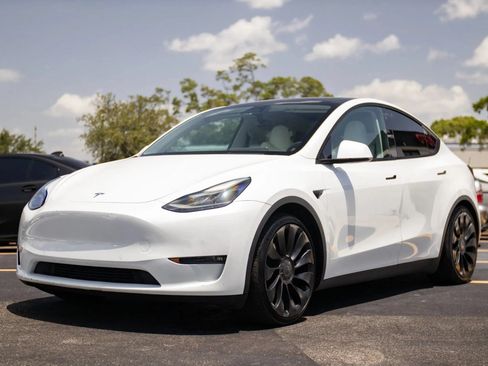 Used 2022 Tesla Model Y Performance AWD/4WD image 7