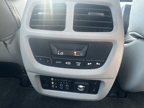 Used 2016 Honda Pilot Touring image 19