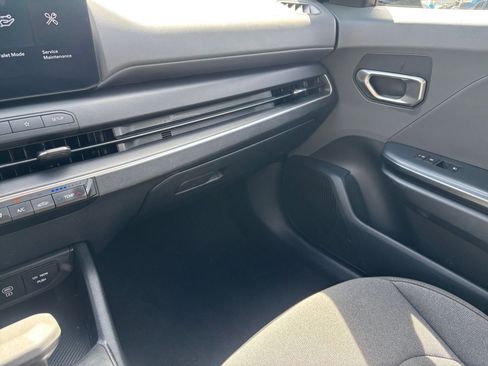 Used 2025 Kia K4 LXS image 34