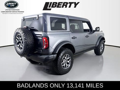 Used 2025 Ford Bronco Badlands image 7