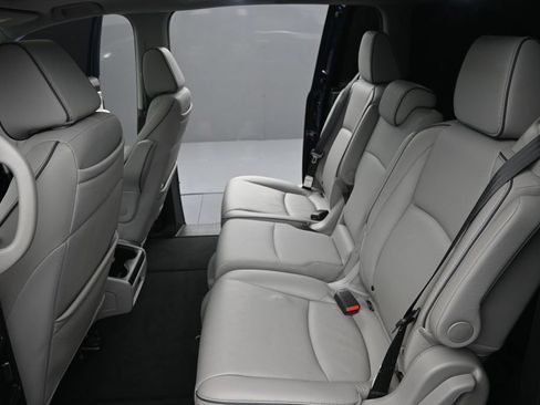 Used 2023 Honda Odyssey Elite image 13