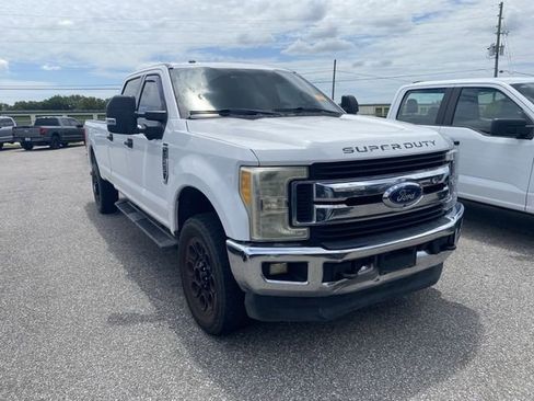 Used 2017 Ford F250 XLT w/ XLT Value Package AWD/4WD image 3