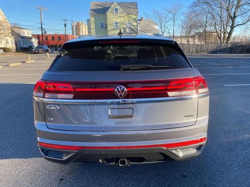 Used 2024 Volkswagen Atlas Cross Sport SE image 6