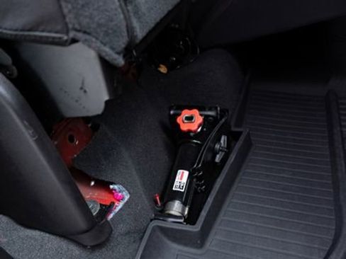 Used 2025 Chevrolet Silverado 1500 LT image 19