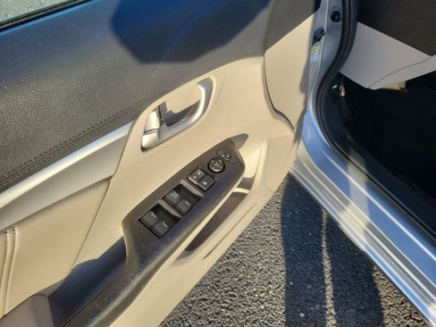 Used 2013 Honda Civic EX-L image 24