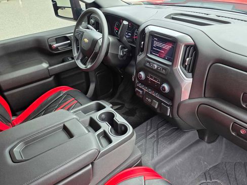 Used 2024 Chevrolet Silverado 2500 Custom w/ Custom Value Package AWD/4WD image 10