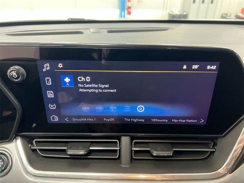 Used 2024 Chevrolet Trax LT w/ Driver Confidence Package image 13