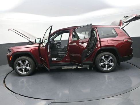 New 2026 Jeep Grand Cherokee L Limited AWD/4WD image 36