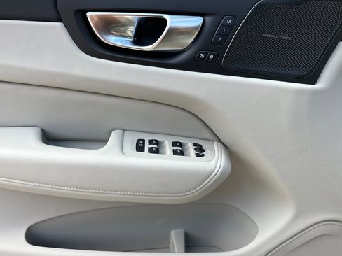 New 2026 Volvo XC60 T8 Ultra w/ Protection Package Premier image 9