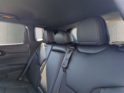 New 2026 Jeep Compass Latitude image 7