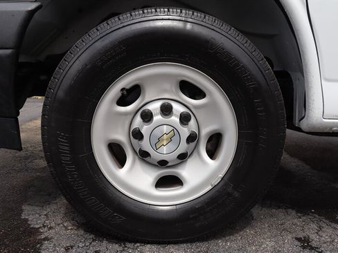 Used 2024 Chevrolet Express 2500 Extended w/ Driver Convenience Package RWD image 27