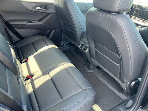New 2026 Chevrolet Equinox LT w/ Convenience Package II AWD/4WD image 9