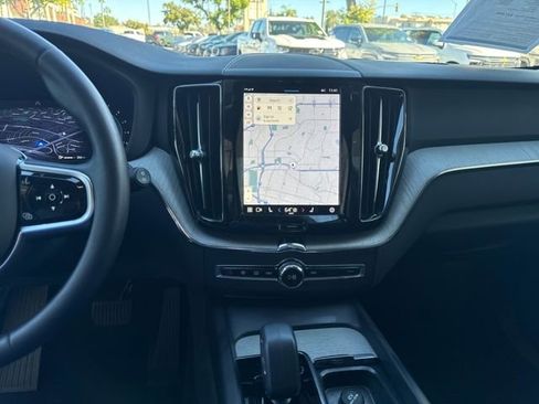 Used 2025 Volvo XC60 B5 Plus image 16