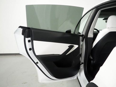 Used 2021 Tesla Model Y Long Range AWD/4WD image 50