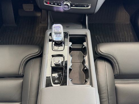 New 2026 Volvo XC90 T8 Ultra w/ Protection Package Premier image 24