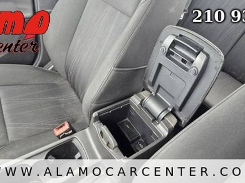 Used 2018 Ford Focus SE FWD image 37