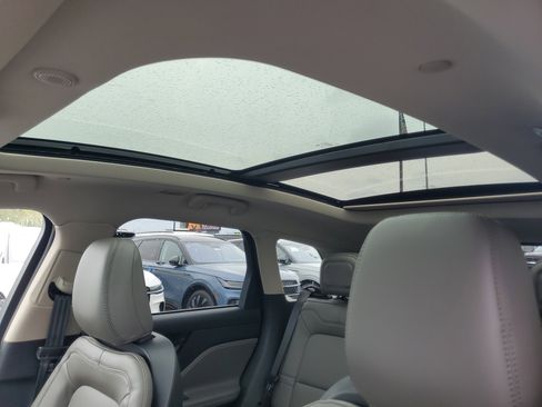 New 2026 Lincoln Corsair Premiere AWD/4WD image 11