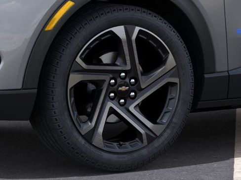 New 2026 Chevrolet Equinox EV LT image 9