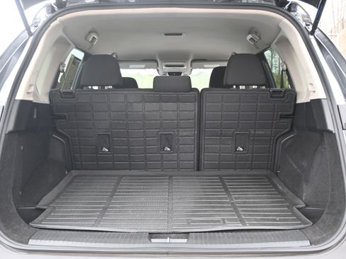 Used 2023 Nissan Rogue S image 33