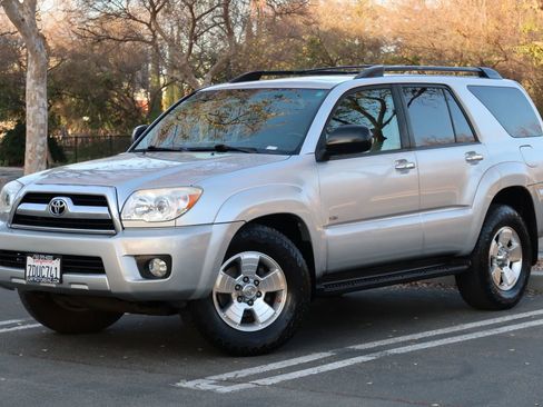 Used 2008 Toyota 4Runner Sport image 2