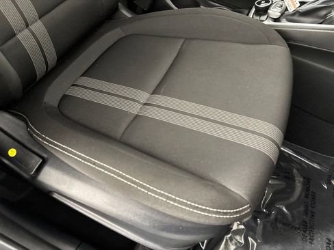Used 2025 Hyundai Venue SEL FWD image 30